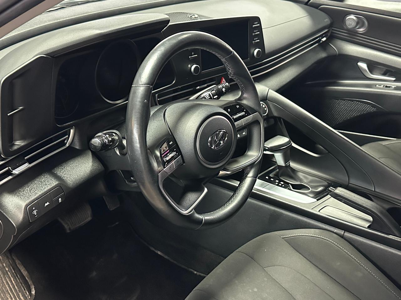 2023 Hyundai Elantra PREFERRED | BLUETOOTH | HEATED SEATS | BACK UP CAM Photo