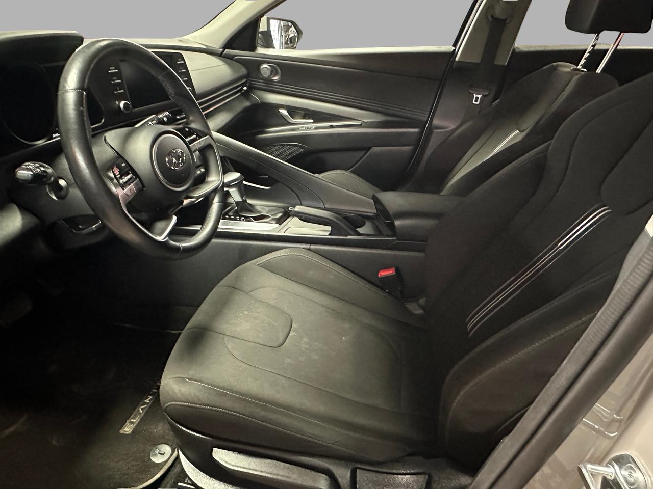 2023 Hyundai Elantra PREFERRED | BLUETOOTH | HEATED SEATS | BACK UP CAM Photo