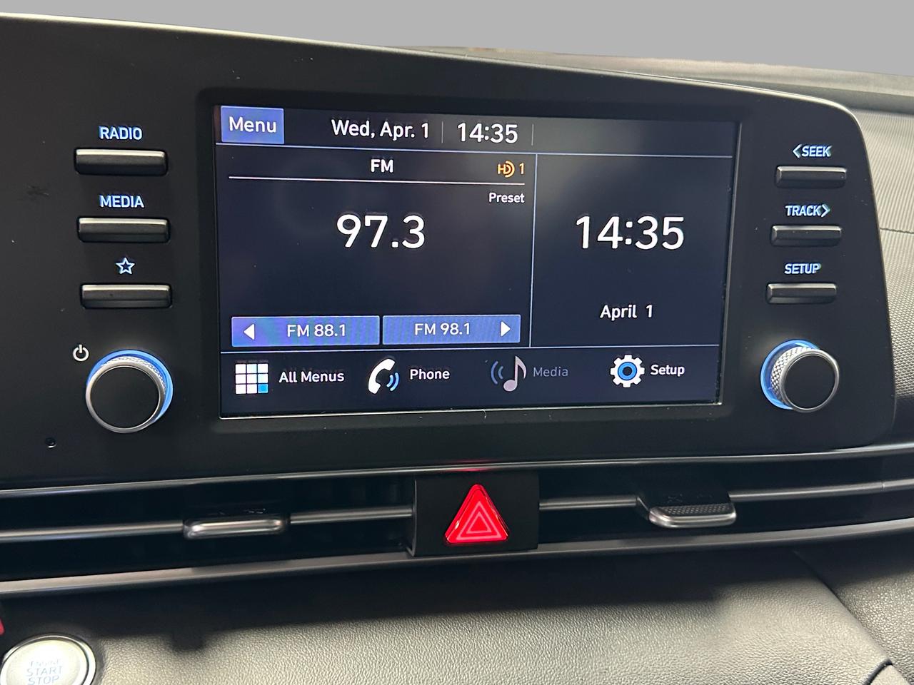 2023 Hyundai Elantra PREFERRED | BLUETOOTH | HEATED SEATS | BACK UP CAM Photo