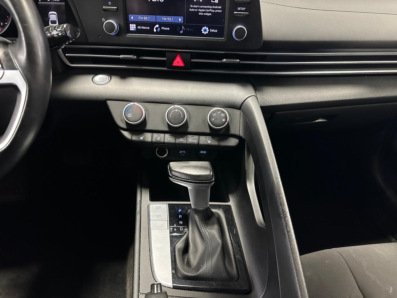 2023 Hyundai Elantra PREFERRED | BLUETOOTH | HEATED SEATS | BACK UP CAM Photo