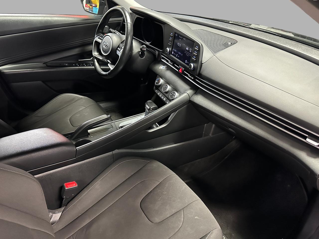 2023 Hyundai Elantra PREFERRED | BLUETOOTH | HEATED SEATS | BACK UP CAM Photo