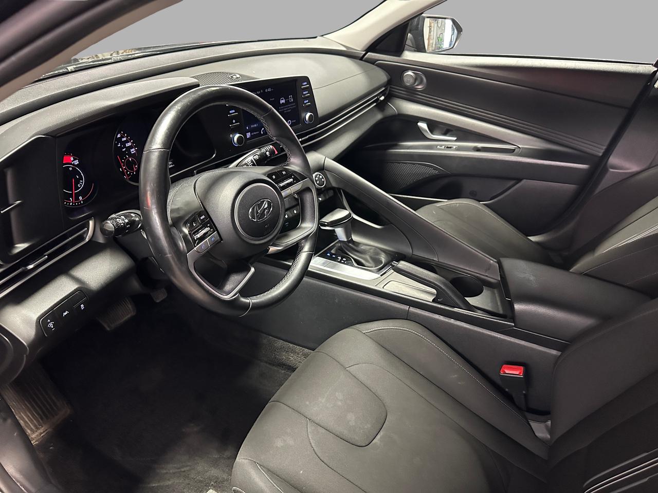 2023 Hyundai Elantra PREFERRED | BLUETOOTH | HEATED SEATS | BACK UP CAM Photo