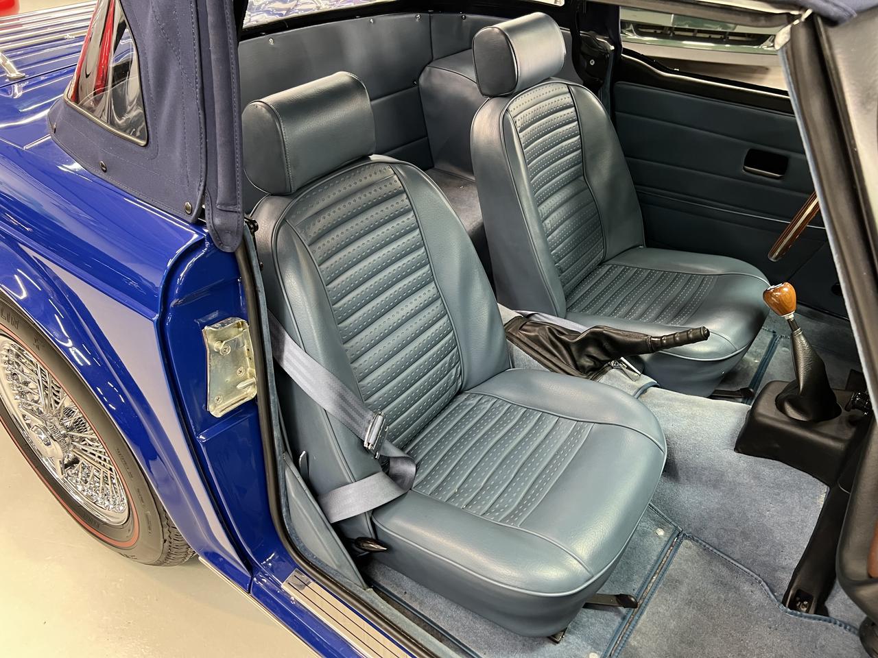 1976 Triumph TR6 w/Overdrive Photo