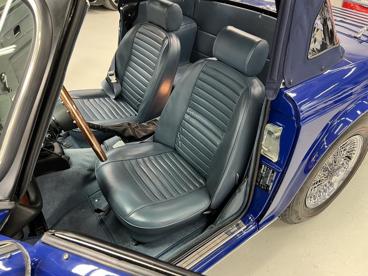 1976 Triumph TR6 w/Overdrive Photo