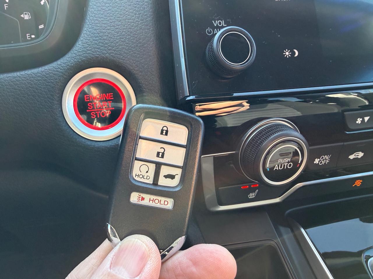 2017 Honda CR-V LX Heated Seats! AutoStart! Photo