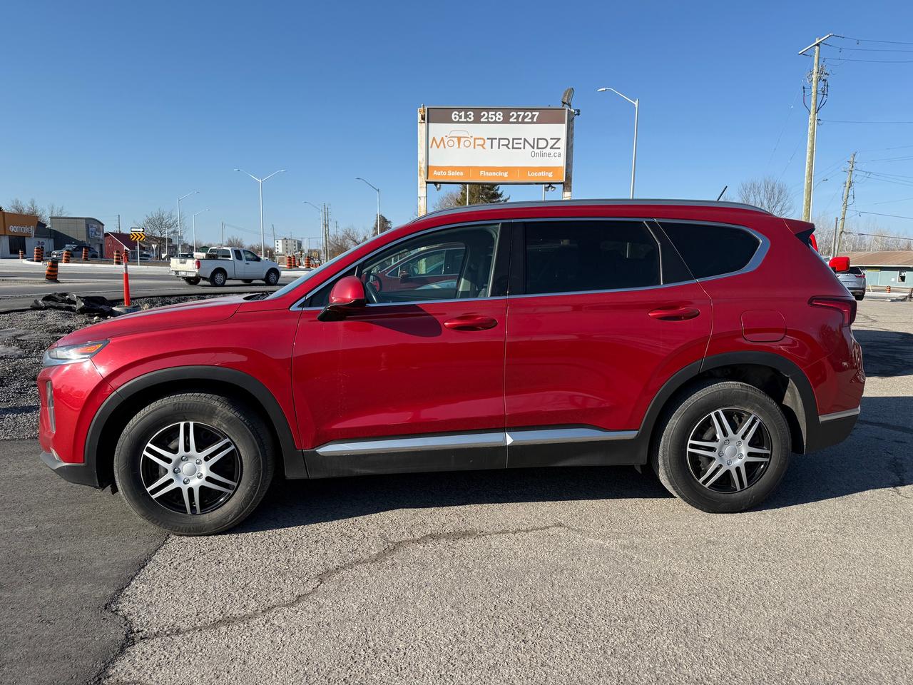 2019 Hyundai Santa Fe ESSENTIAL Heated Steering and Seats! Photo
