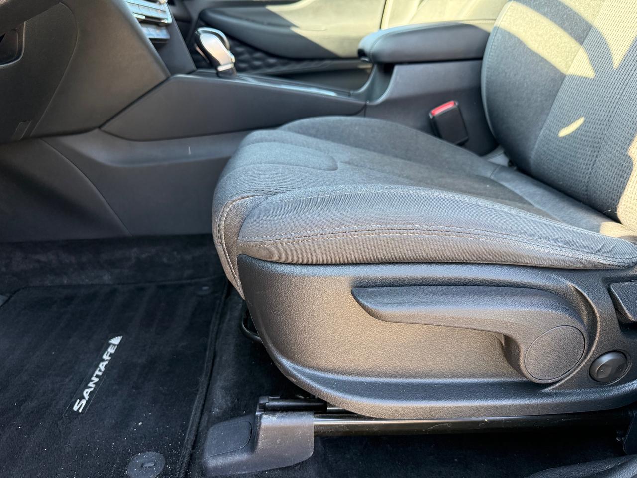 2019 Hyundai Santa Fe ESSENTIAL Heated Steering and Seats! Photo