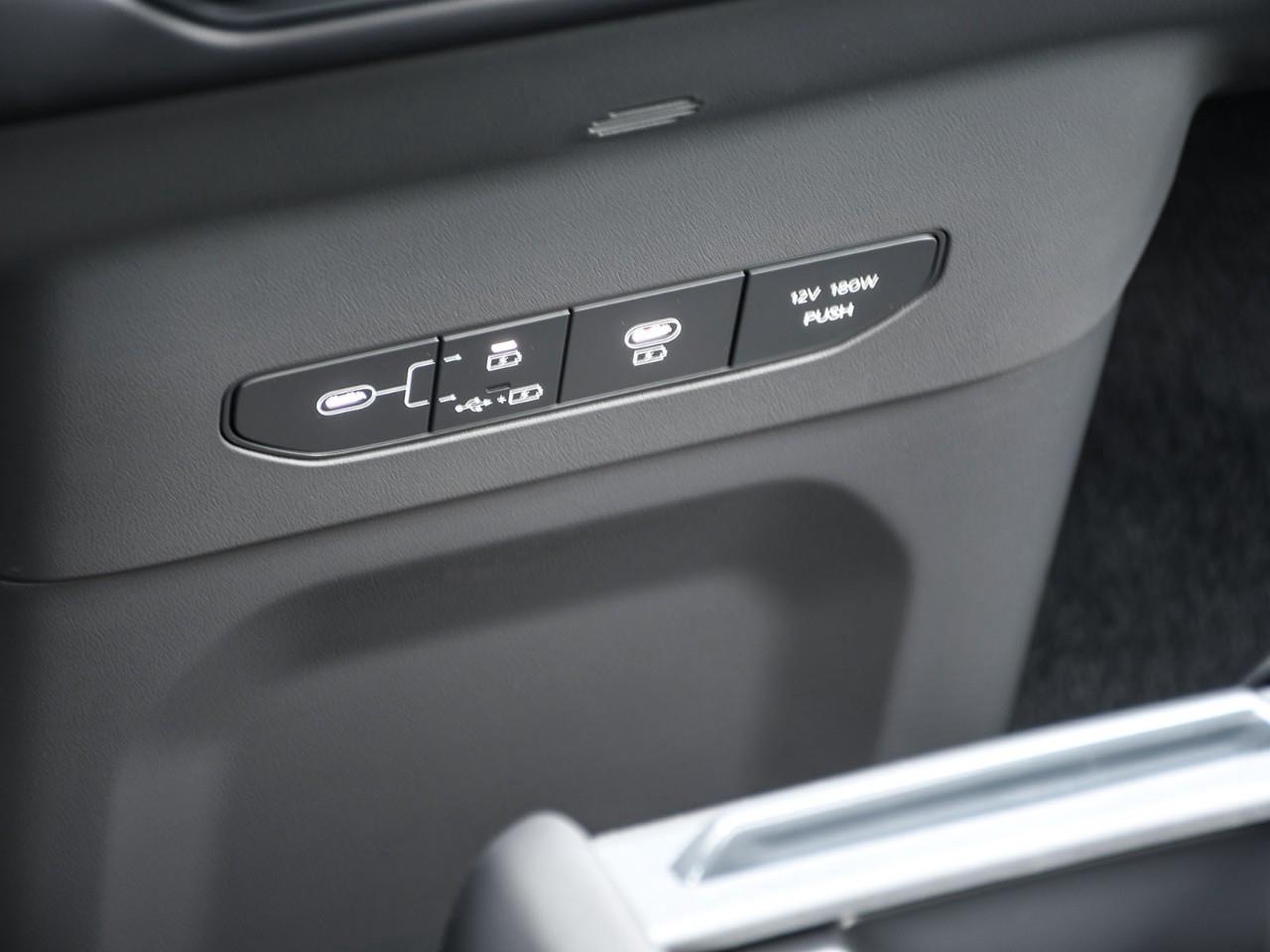 2026 Kia EV9 2026 Kia EV9 – Land w/Premium Package | 1.99% up to 60 months OAC | Dealership Demo Photo