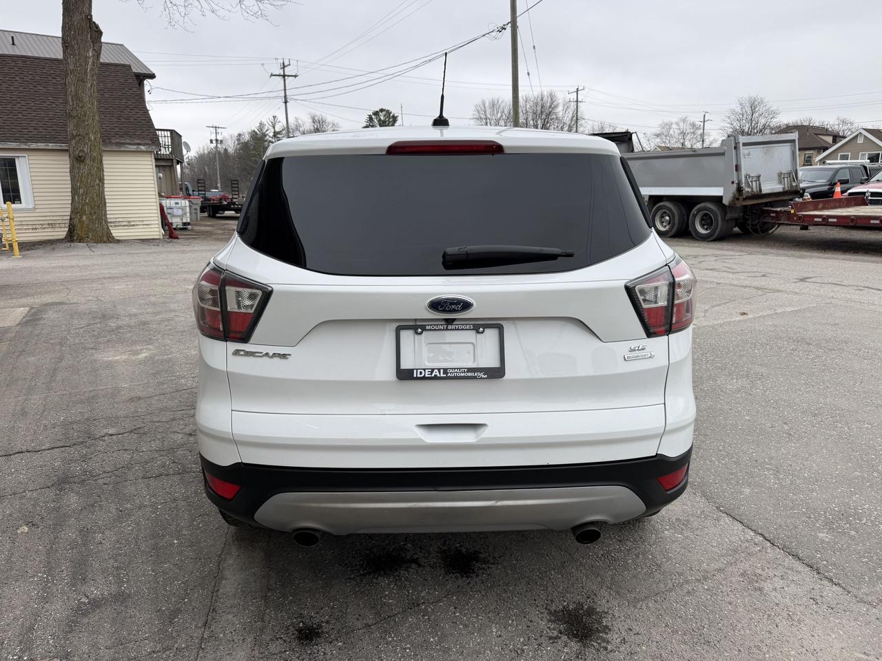 2017 Ford Escape SE Photo3