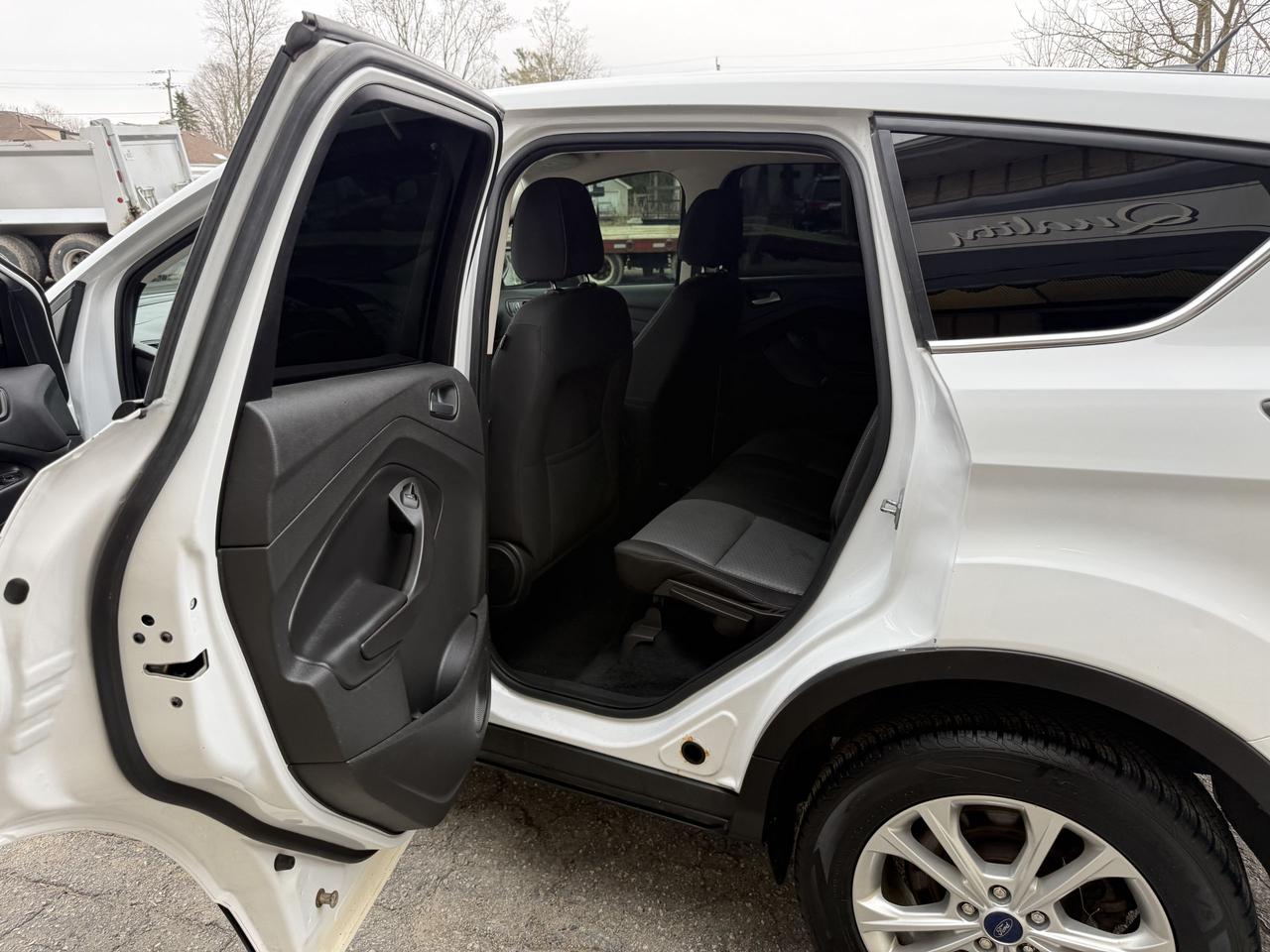 2017 Ford Escape SE Photo