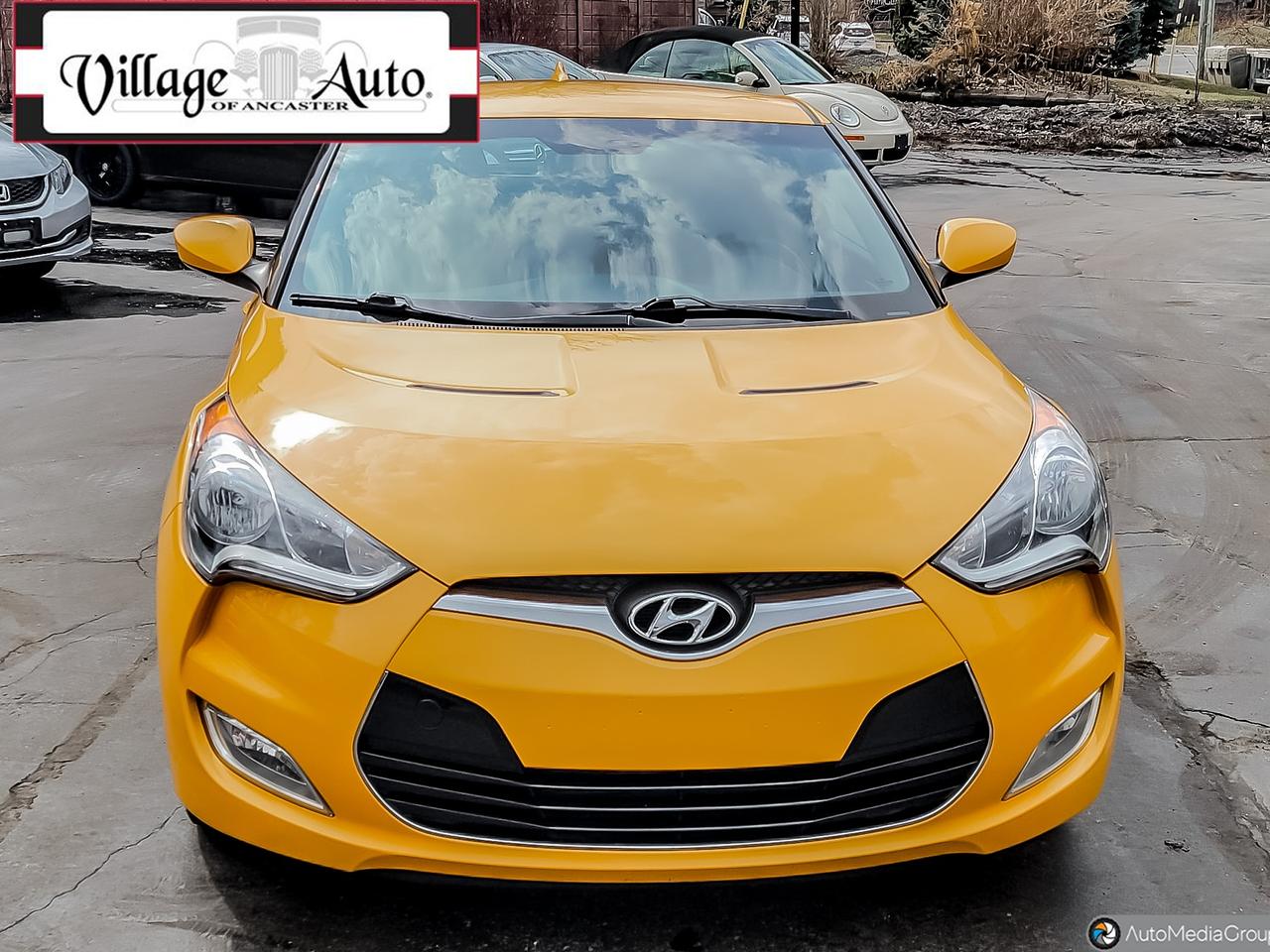 2015 Hyundai Veloster 3DR CPE AUTO SE - Photo #2
