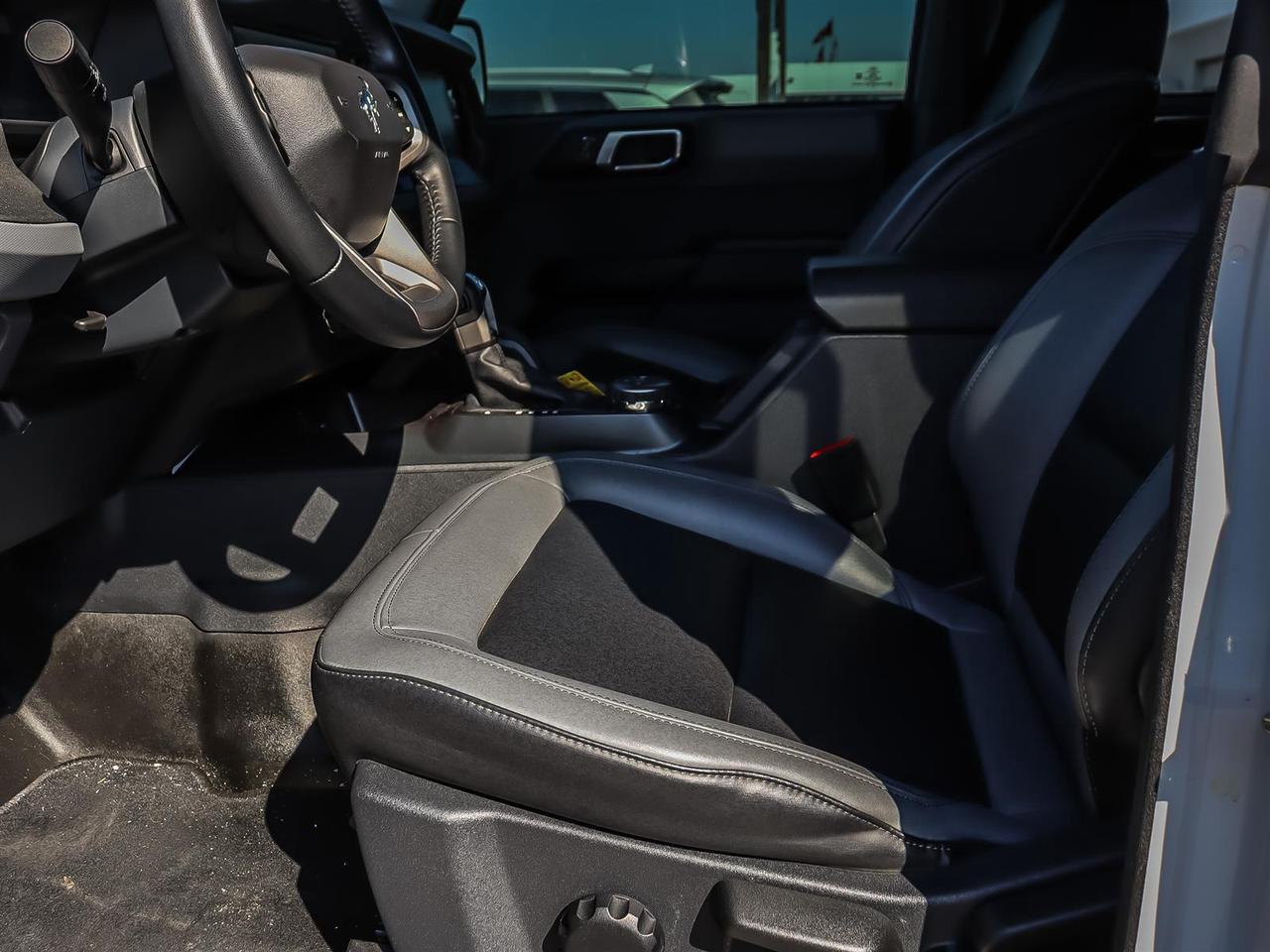 2024 Ford Bronco Big Bend Bronco | Soft Top | Removable Roof | Photo