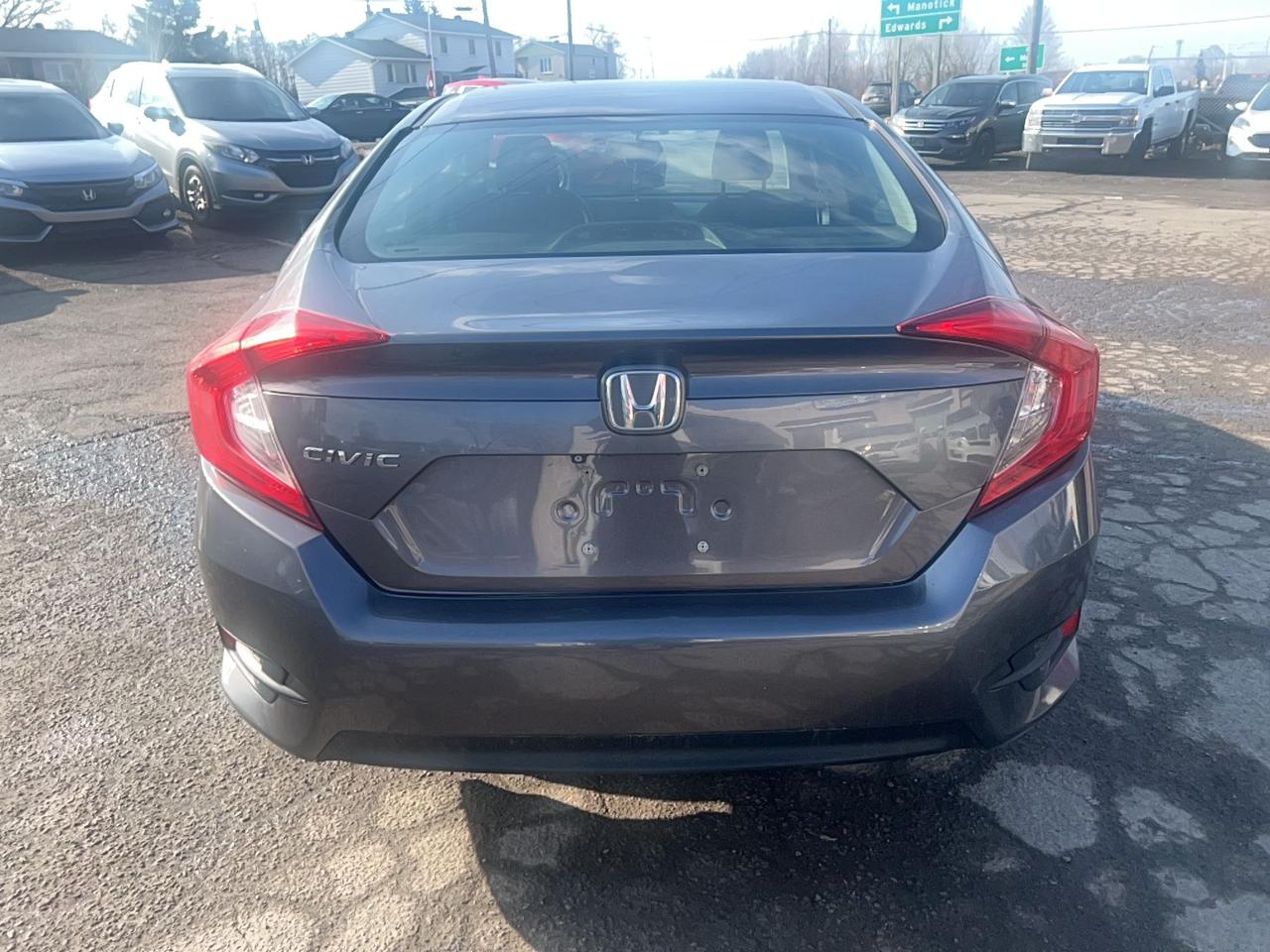 2017 Honda Civic LX Photo