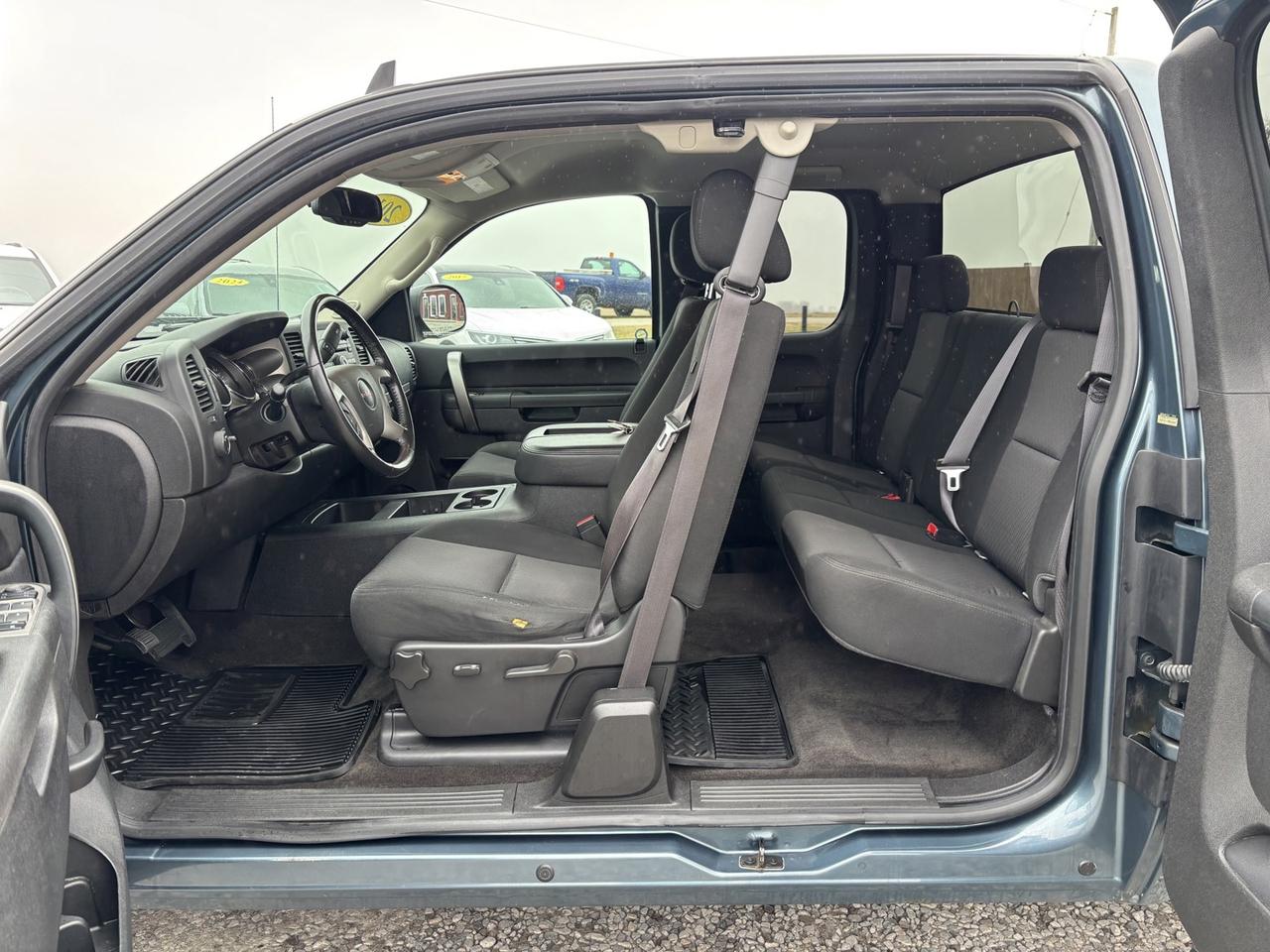 2013 GMC Sierra 1500 SLE Ext. Cab 2WD Photo