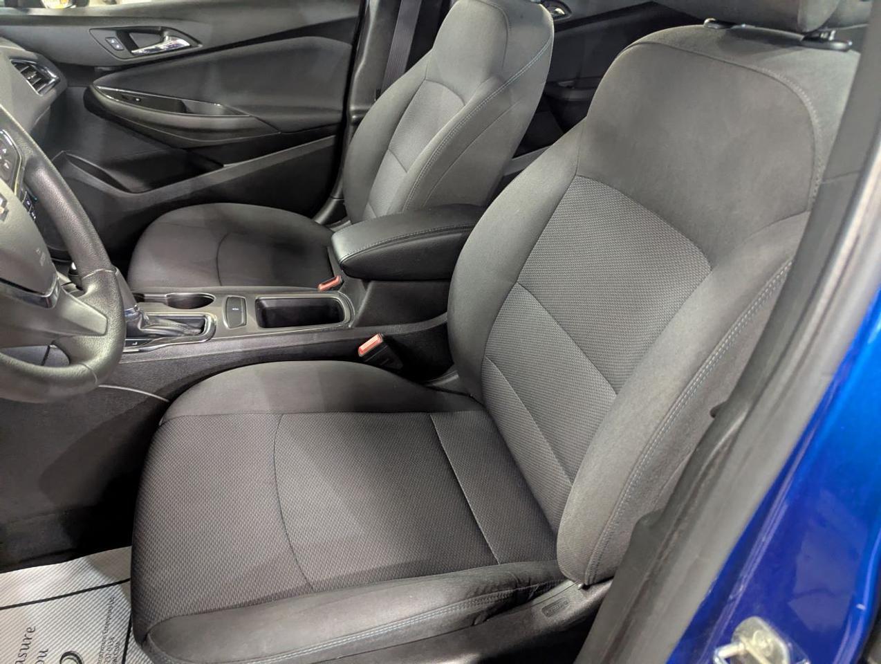 2017 Chevrolet Cruze LT WITH 1.4L TURBO!! Photo