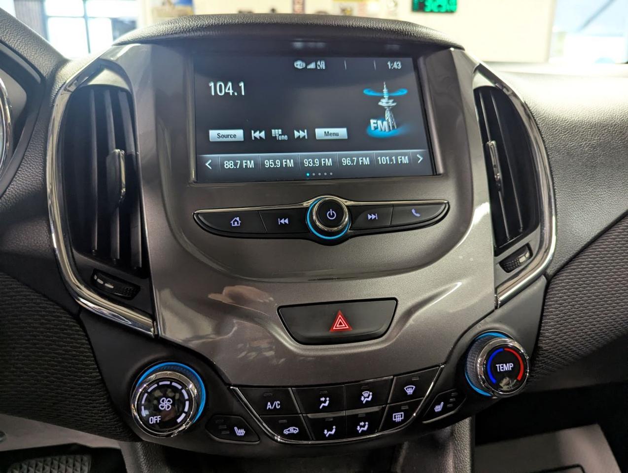 2017 Chevrolet Cruze LT WITH 1.4L TURBO!! Photo