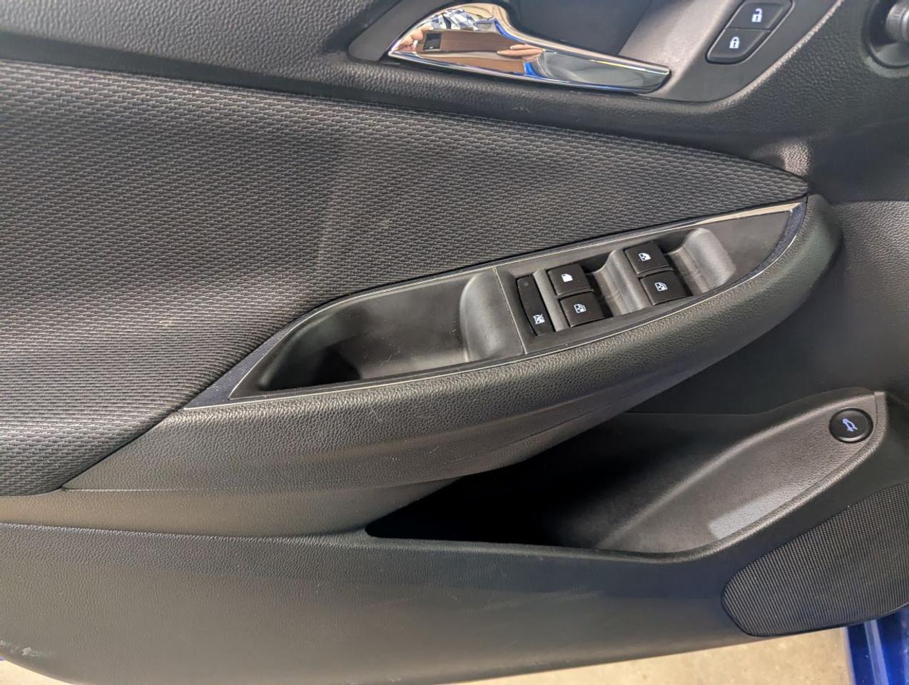 2017 Chevrolet Cruze LT WITH 1.4L TURBO!! Photo