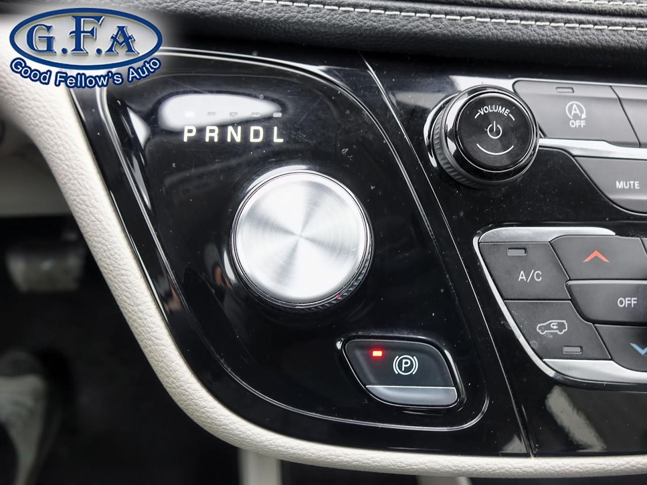 2022 Chrysler Pacifica TOURING L MODEL, AWD, 7 PASSENGER, LEATHER SEATS, Photo