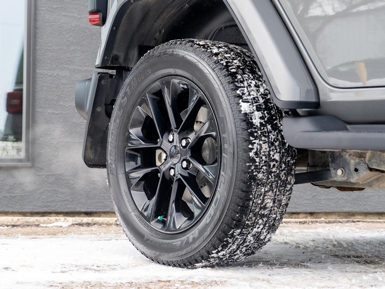 2021 Jeep Wrangler Unlimited Sahara 4X4 Hybrid Photo24