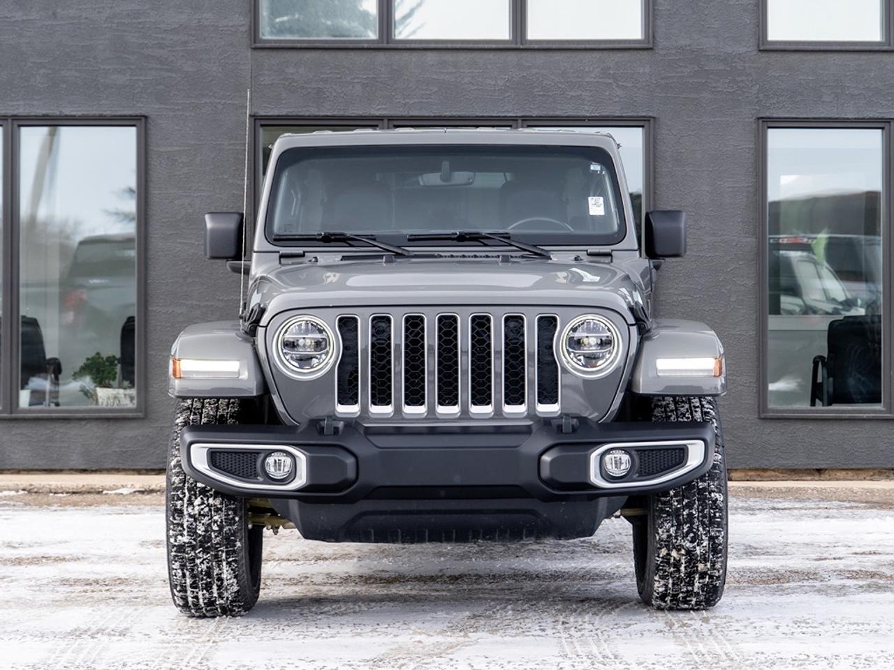 2021 Jeep Wrangler Unlimited Sahara 4X4 Hybrid Photo2