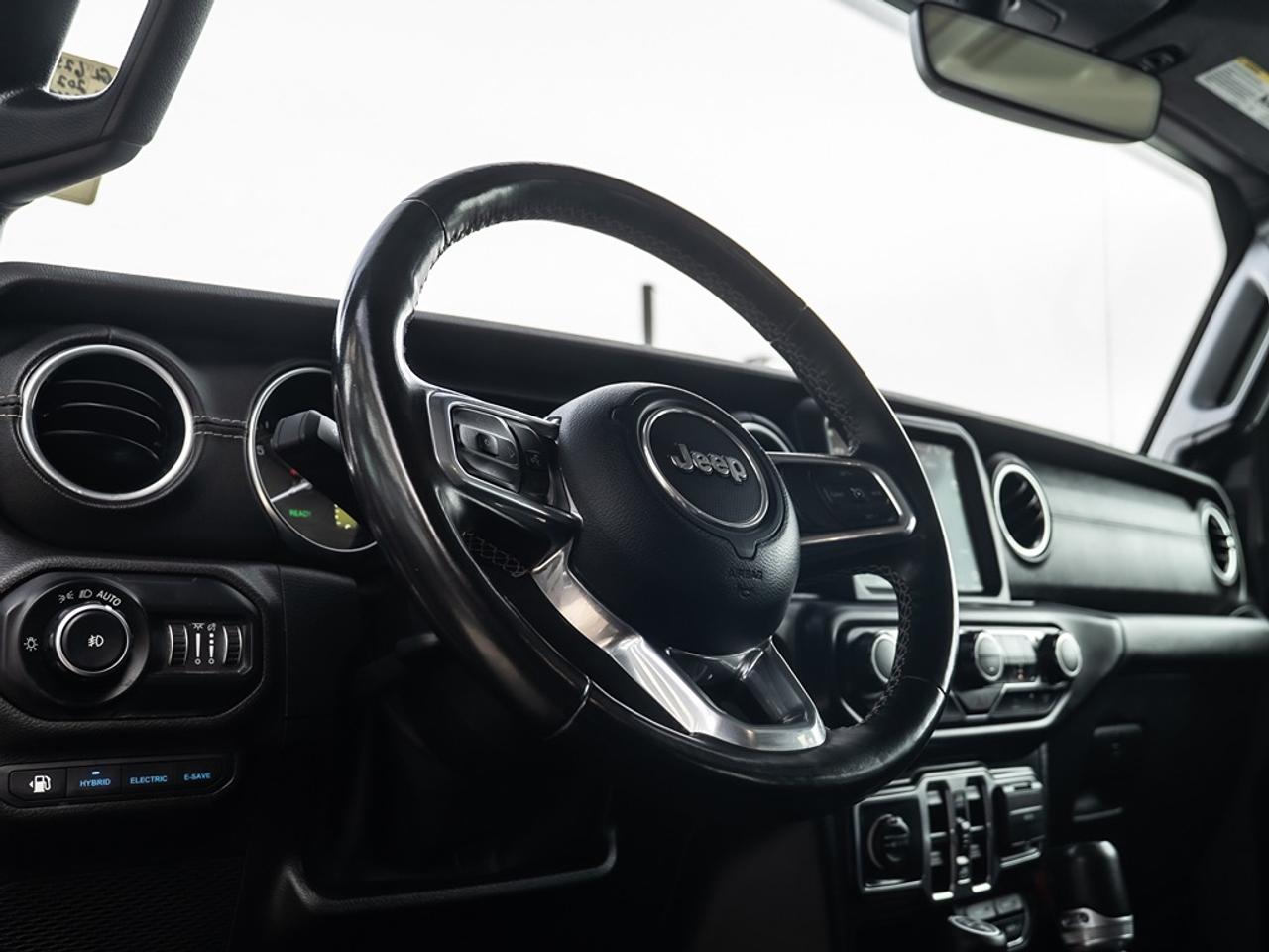 2021 Jeep Wrangler Unlimited Sahara 4X4 Hybrid Photo12
