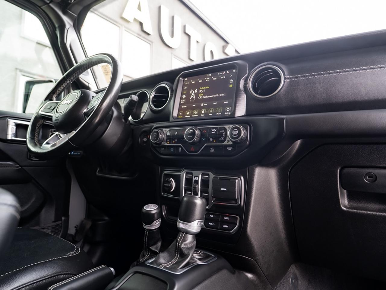 2021 Jeep Wrangler Unlimited Sahara 4X4 Hybrid Photo20