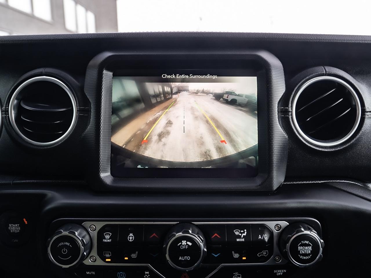 2021 Jeep Wrangler Unlimited Sahara 4X4 Hybrid Photo14