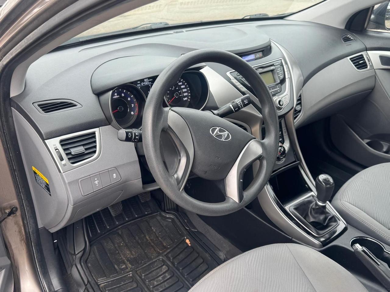 2013 Hyundai Elantra L, MANUAL, ONLY 124KMS, WELL MAINTAINED, CERTIFIED Photo