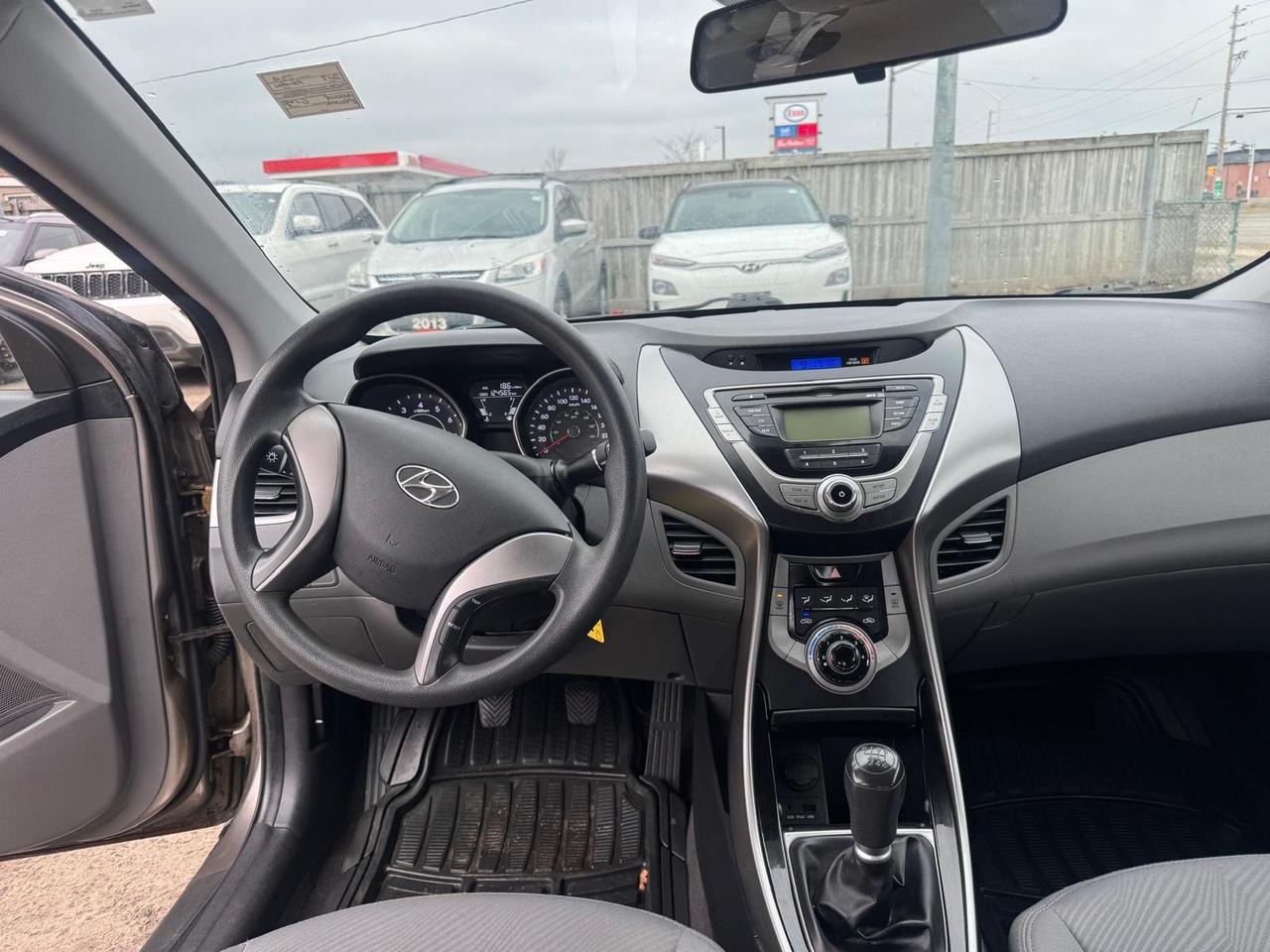 2013 Hyundai Elantra L, MANUAL, ONLY 124KMS, WELL MAINTAINED, CERTIFIED Photo