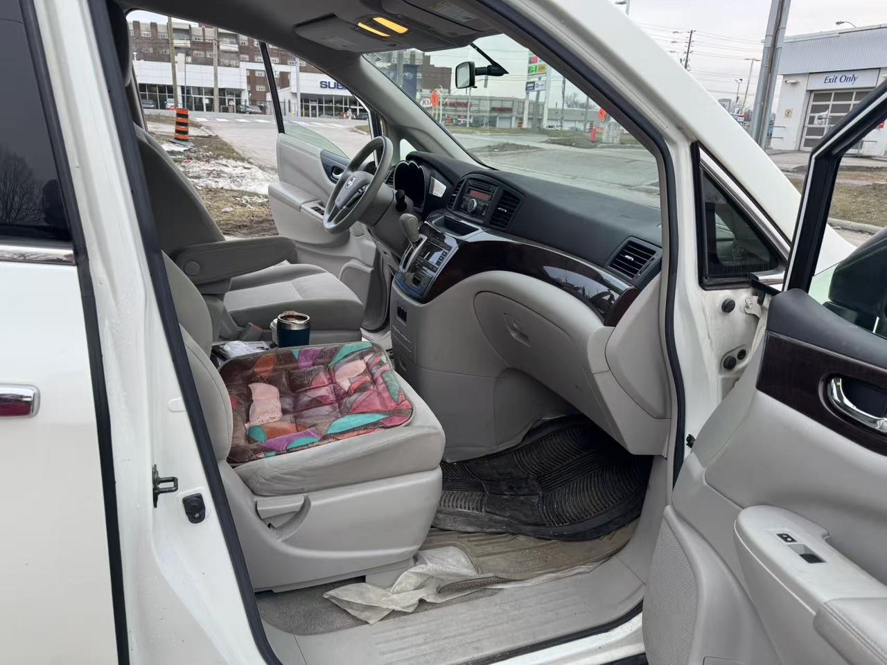 2012 Nissan Quest S Photo