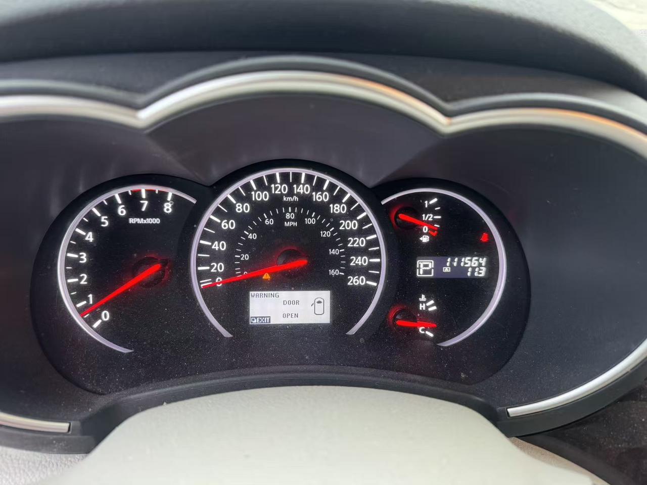 2012 Nissan Quest S Photo