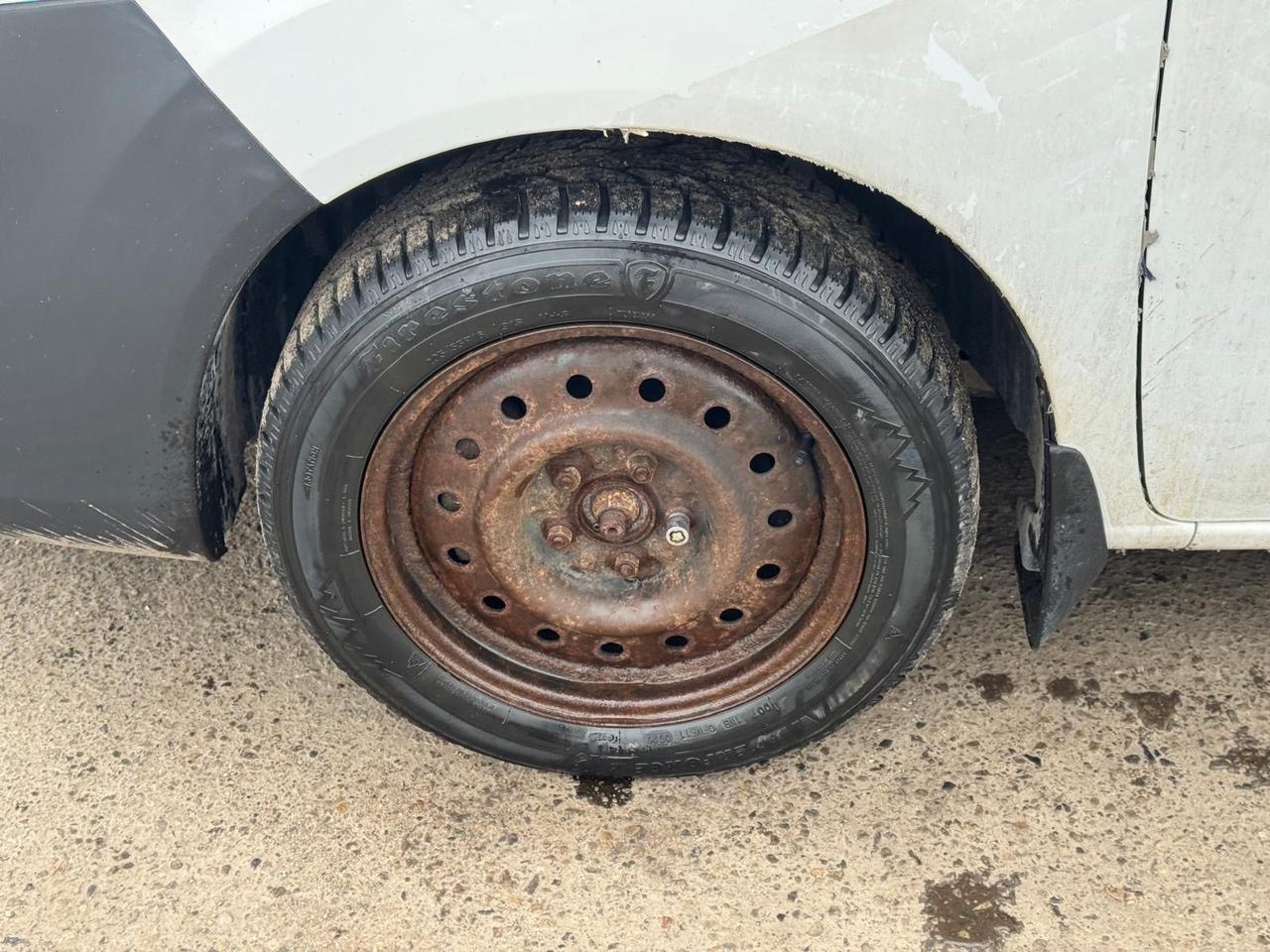 2018 Nissan NV200 S, MINI CARGO VAN, 4 CYL, AUTO, AS IS SPECIAL Photo