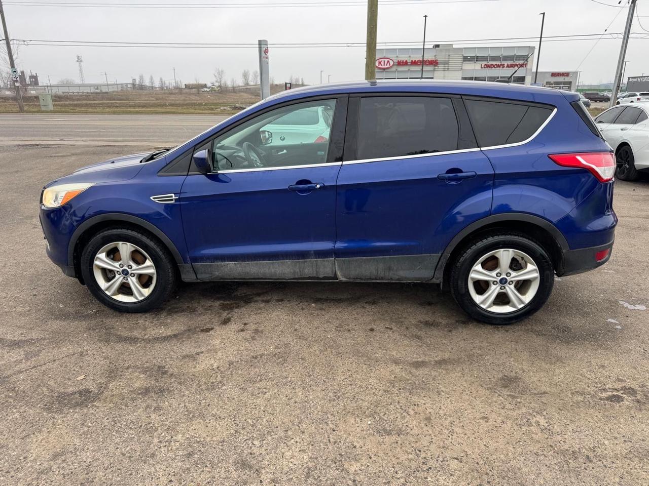 2014 Ford Escape SE, AUTO, ENGINE NEEDS REPAIR, AS IS SPECIAL Photo