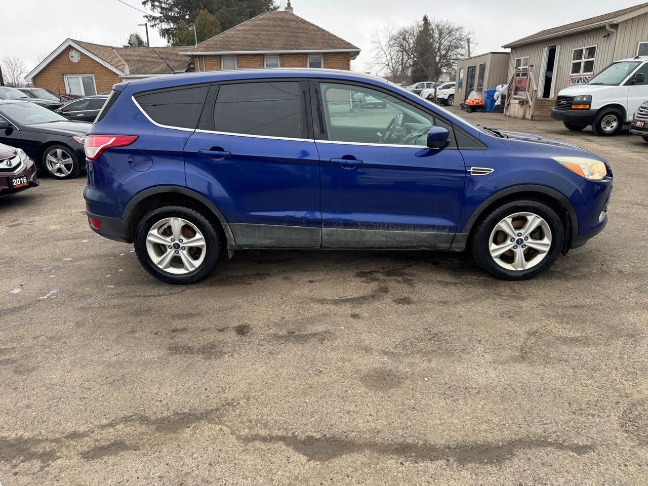 2014 Ford Escape SE, AUTO, ENGINE NEEDS REPAIR, AS IS SPECIAL Photo