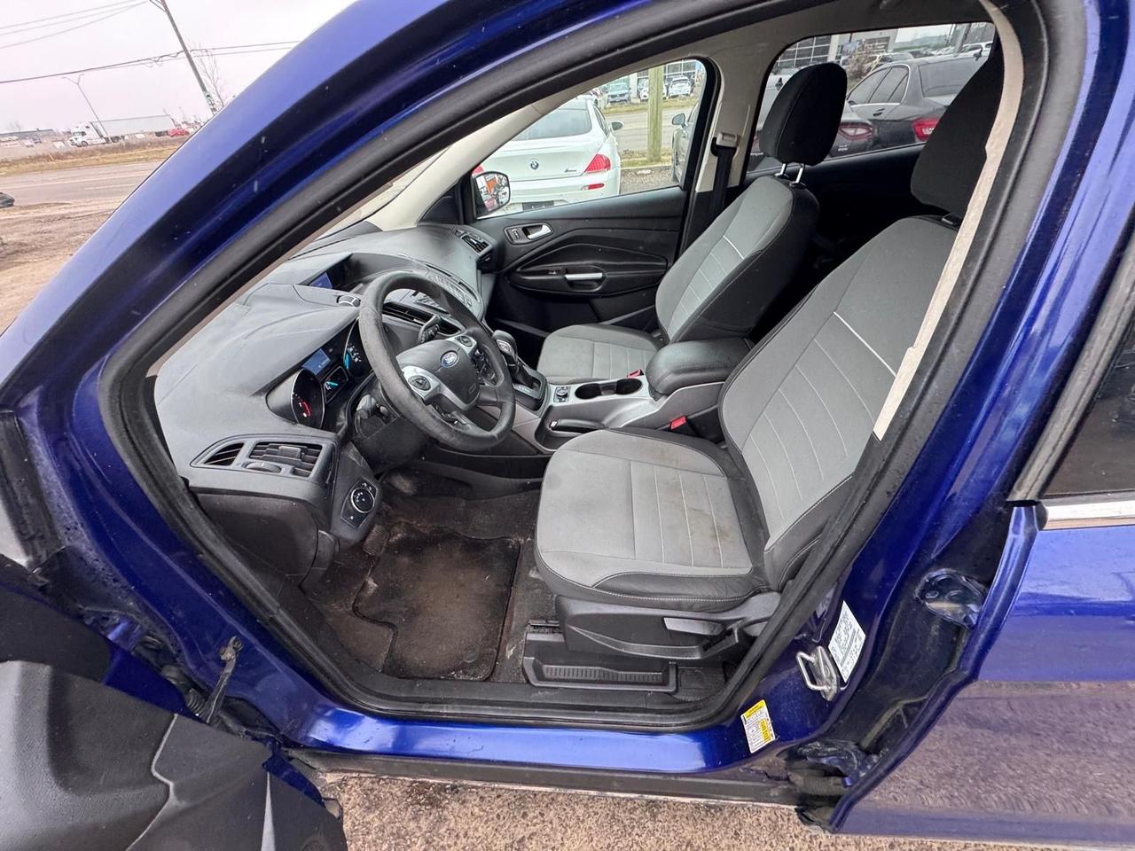 2014 Ford Escape SE, AUTO, ENGINE NEEDS REPAIR, AS IS SPECIAL Photo