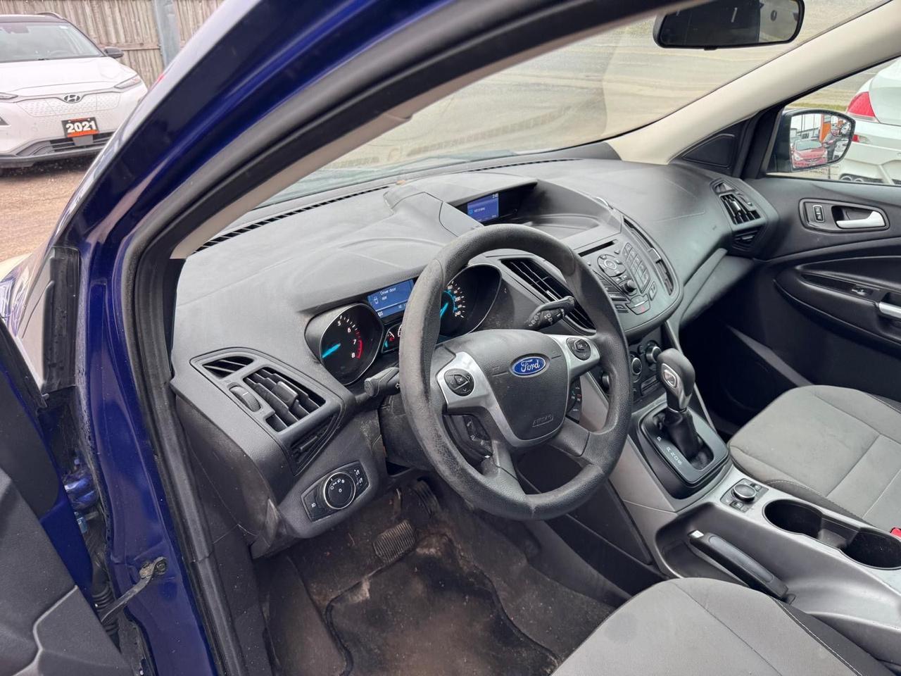 2014 Ford Escape SE, AUTO, ENGINE NEEDS REPAIR, AS IS SPECIAL Photo