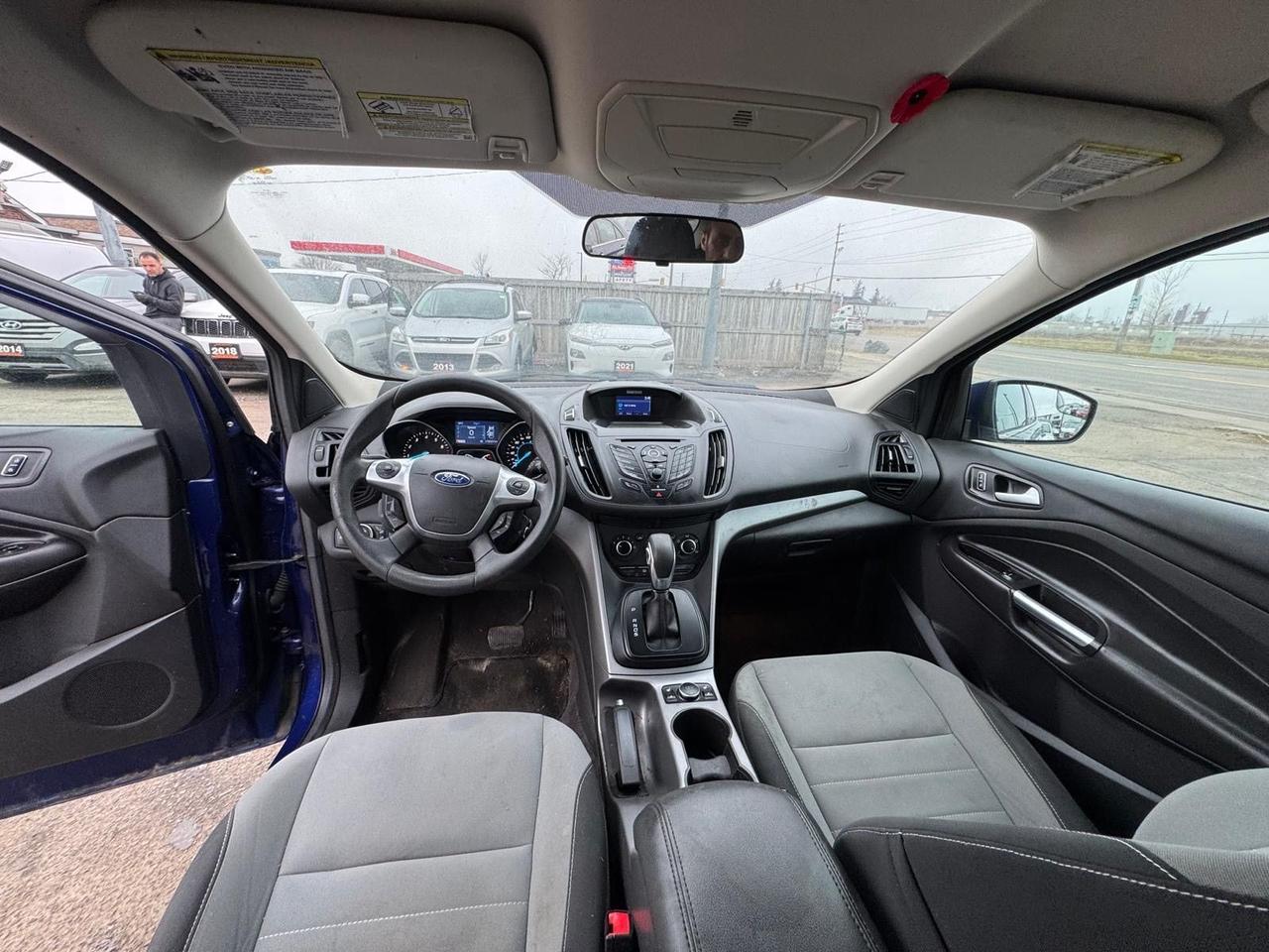 2014 Ford Escape SE, AUTO, ENGINE NEEDS REPAIR, AS IS SPECIAL Photo