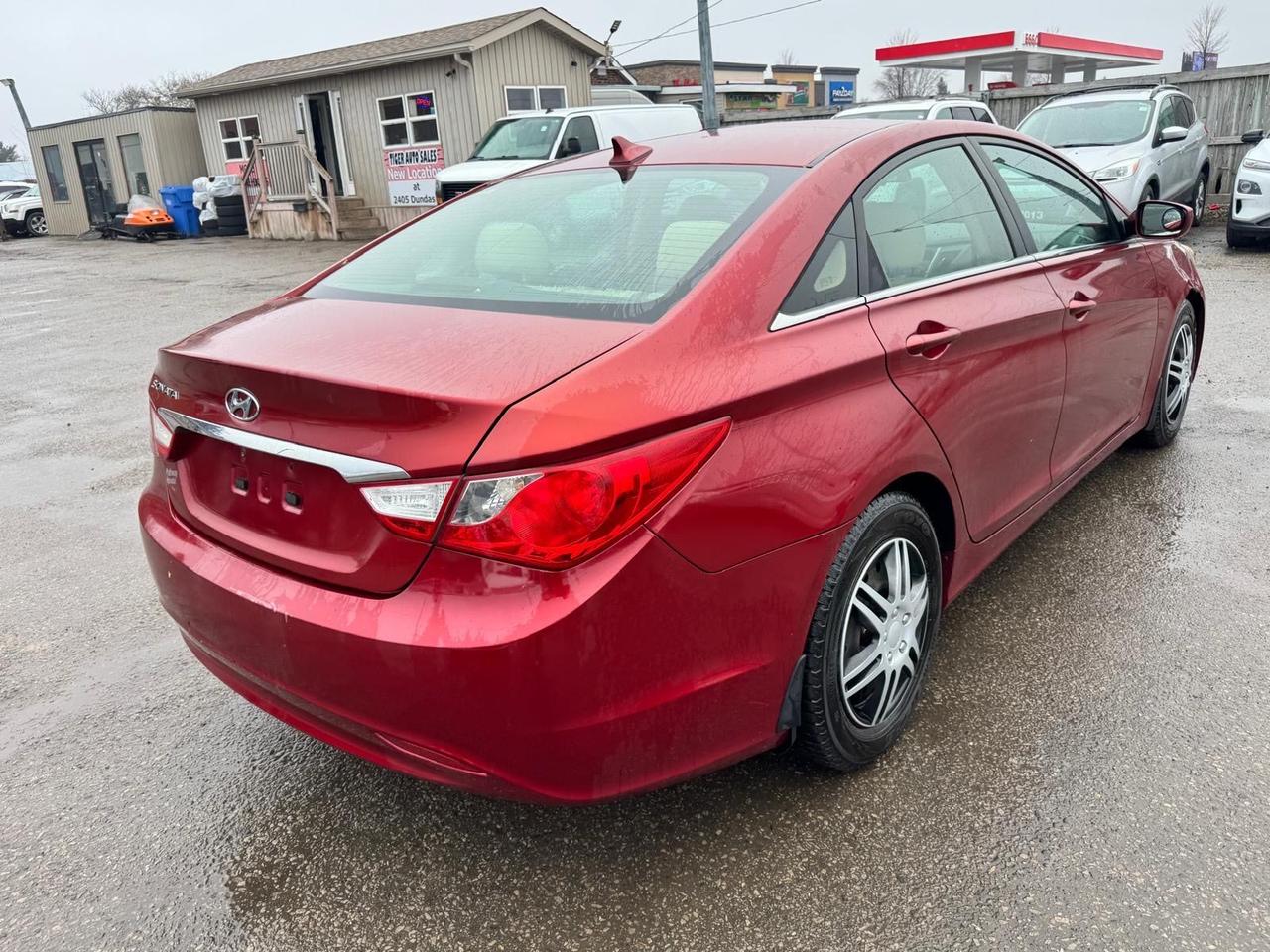 2011 Hyundai Sonata GL Photo