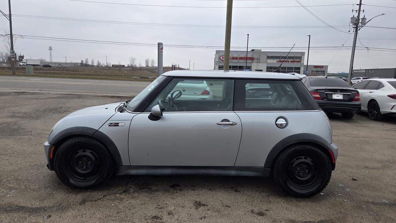 2006 MINI Cooper S, DOES NOT START, MANUAL, AS IS SPECIAL Photo