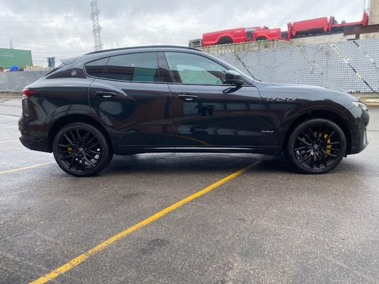 2021 Maserati Levante S GRANSPORT Photo4