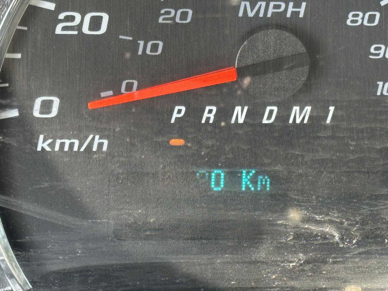 2010 GMC Savana Cargo Van RUNS, NOT DRIVEABLE, NO BRAKES, NO POWERSTEERING Photo