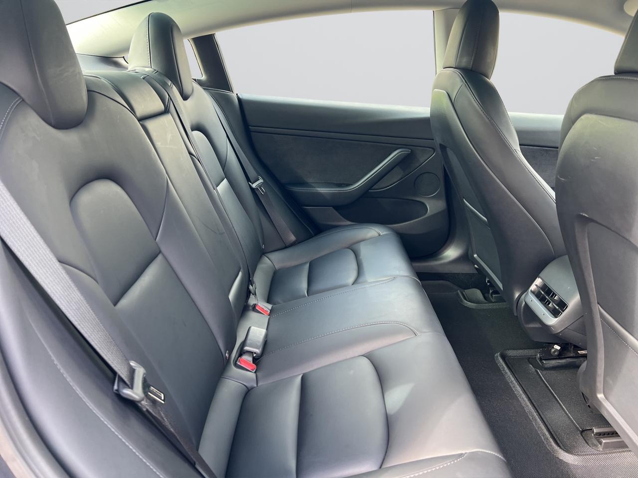 2022 Tesla Model 3 One Owner - Navigation System - Reverse Camera !! Photo