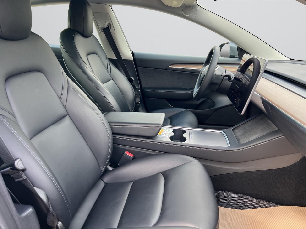 2022 Tesla Model 3 One Owner - Navigation System - Reverse Camera !! Photo