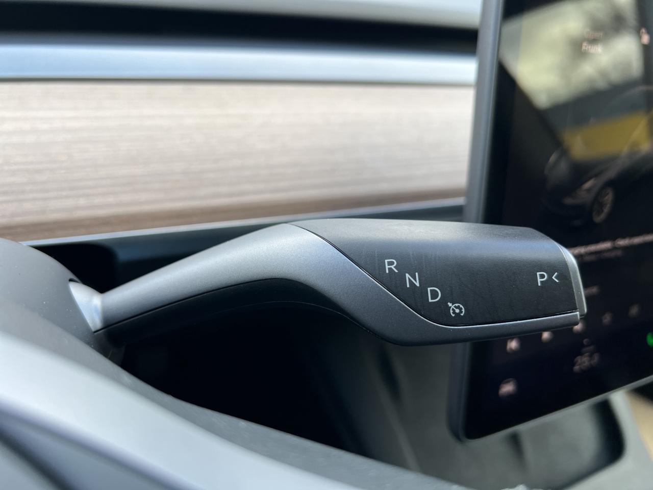 2022 Tesla Model 3 One Owner - Navigation System - Reverse Camera !! Photo