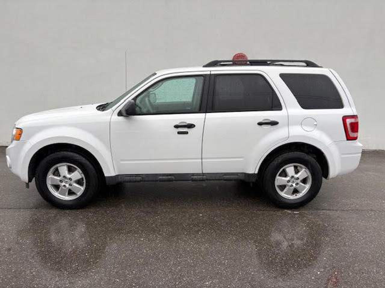 2012 Ford Escape XLT **ONLY 54,000KM-1 OWNER-2 SETS OF WHEELS-NEW TIRES** Photo