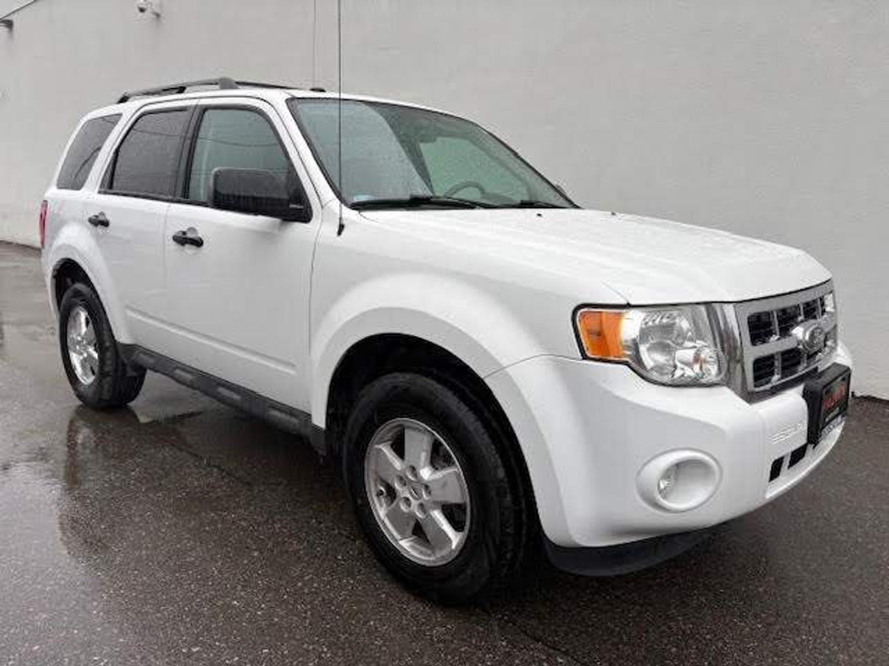 2012 Ford Escape XLT **ONLY 54,000KM-1 OWNER-2 SETS OF WHEELS-NEW TIRES** Photo