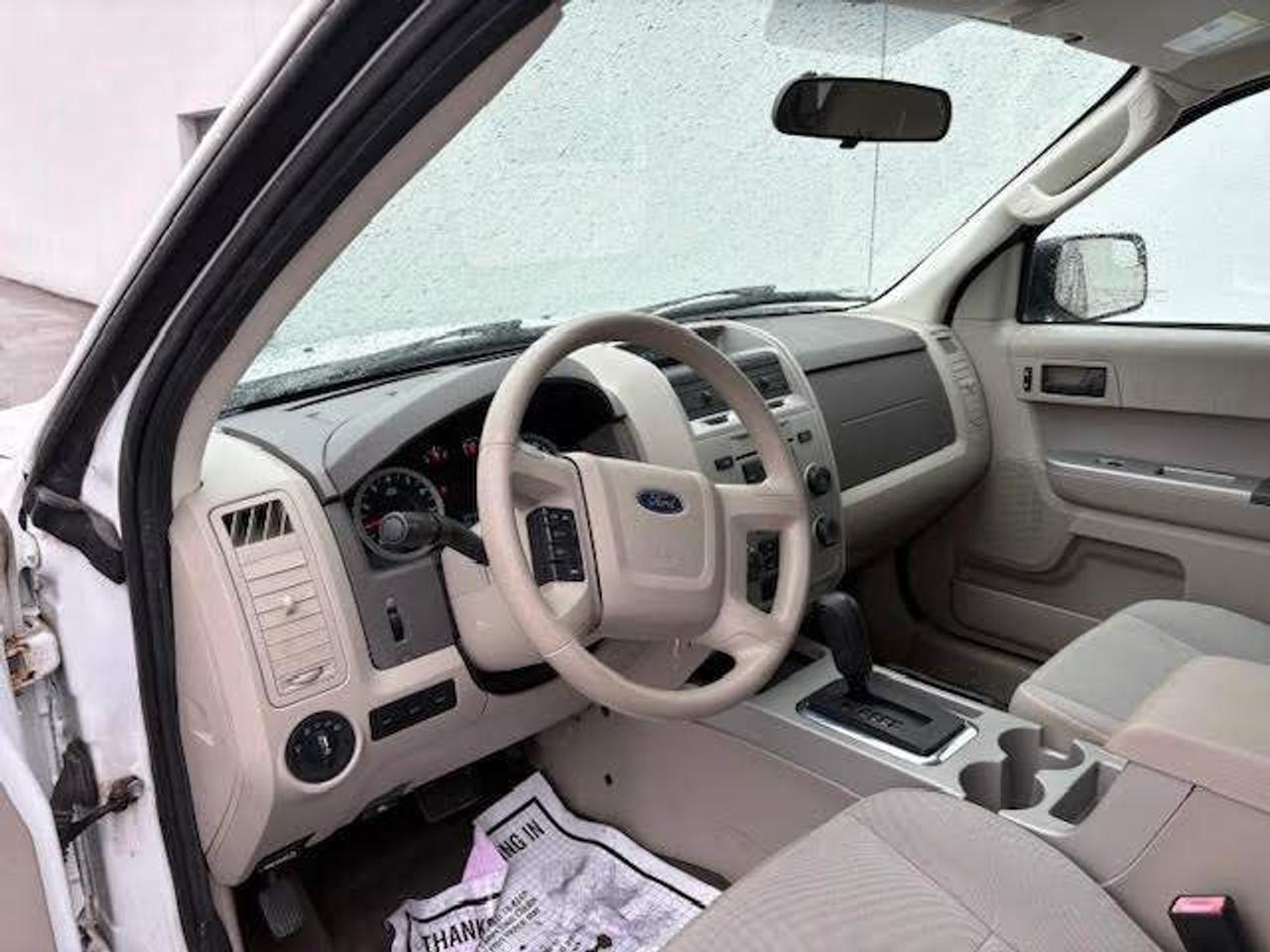 2012 Ford Escape XLT **ONLY 54,000KM-1 OWNER-2 SETS OF WHEELS-NEW TIRES** Photo