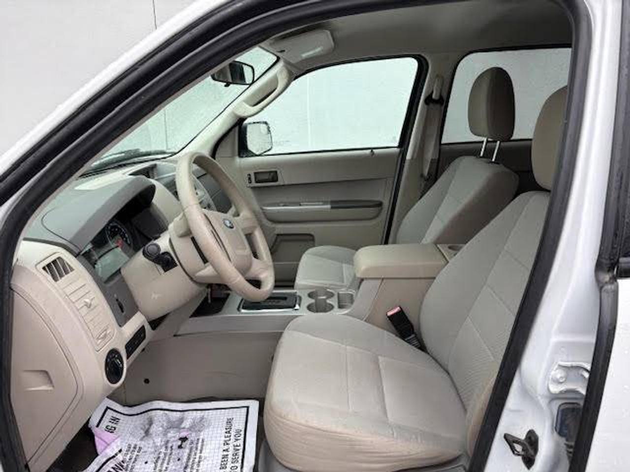 2012 Ford Escape XLT **ONLY 54,000KM-1 OWNER-2 SETS OF WHEELS-NEW TIRES** Photo