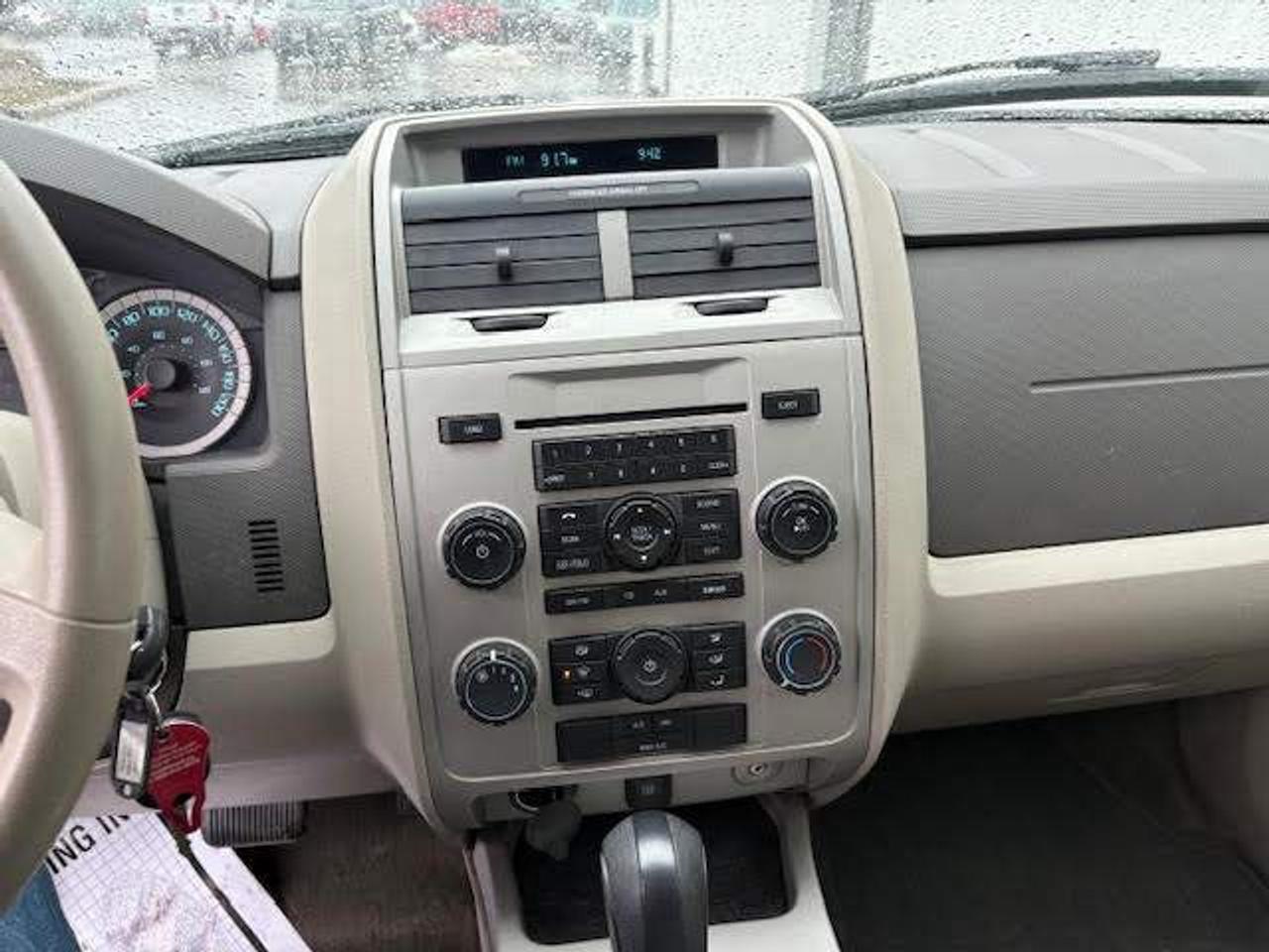 2012 Ford Escape XLT **ONLY 54,000KM-1 OWNER-2 SETS OF WHEELS-NEW TIRES** Photo