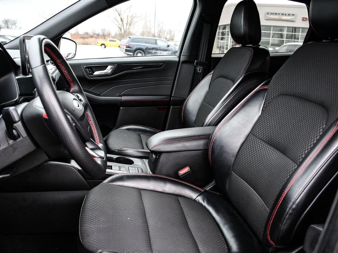 2023 Ford Escape ST-Line AWD Photo